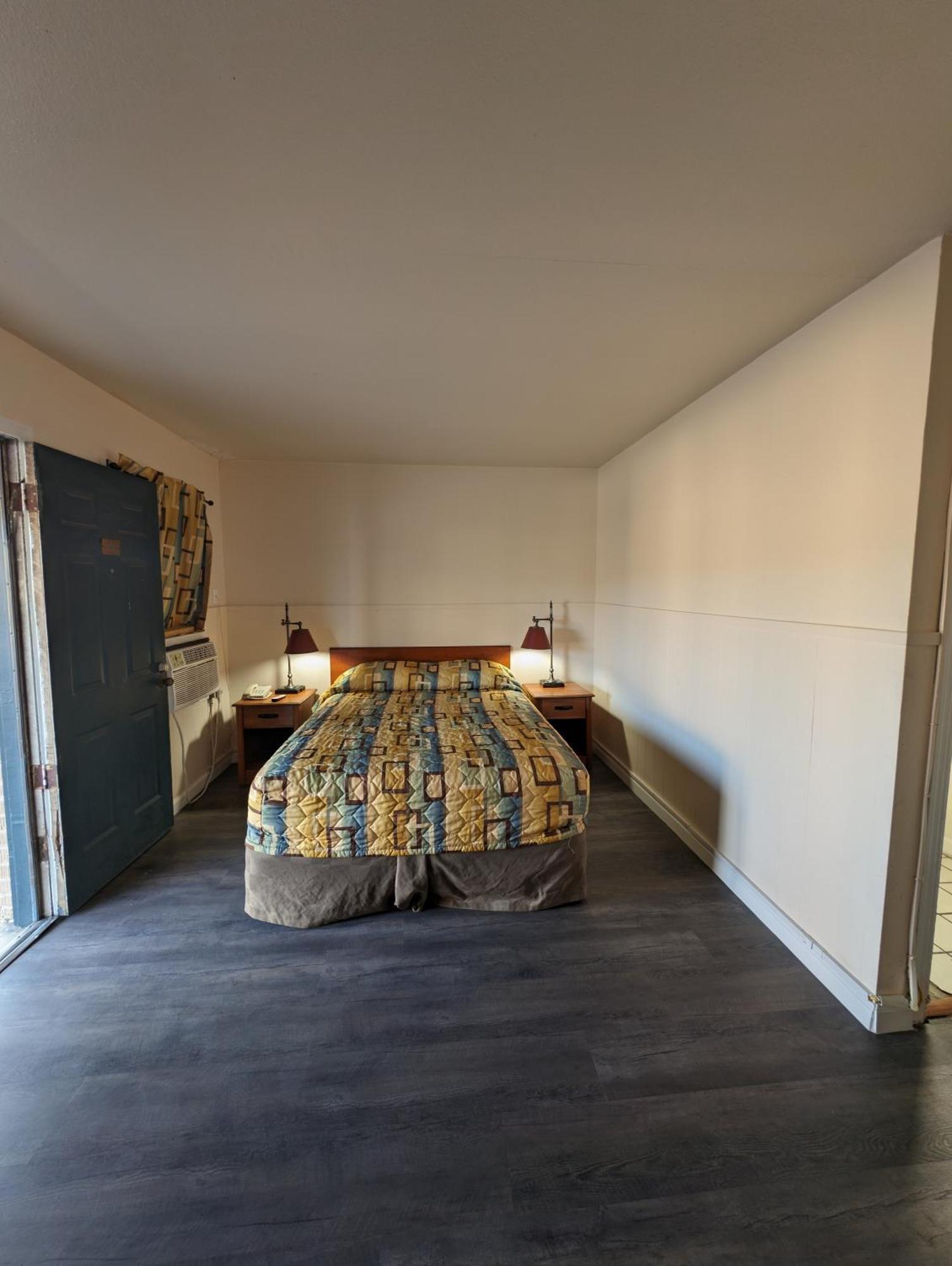Economy Inn كينغزفيل المظهر الخارجي الصورة